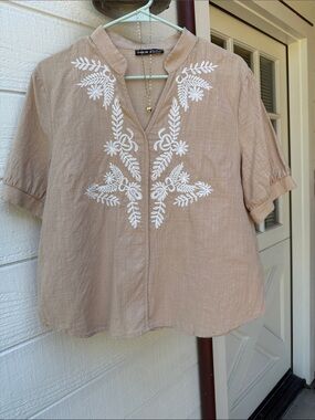 SHEIN Tan Short-Sleeve V-Neck Blouse with White Floral Embroidery